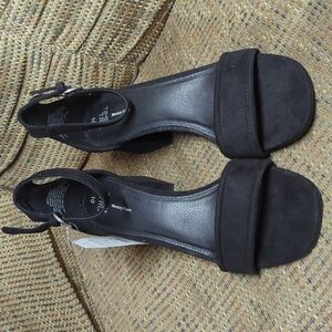 Time And Tru Ladies Sandal Nwt
